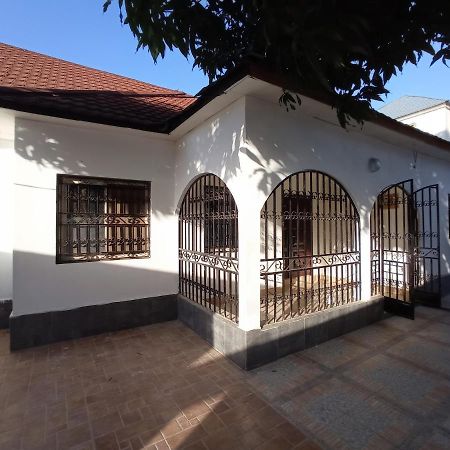 The White House No.1 Villa Brufut Dış mekan fotoğraf