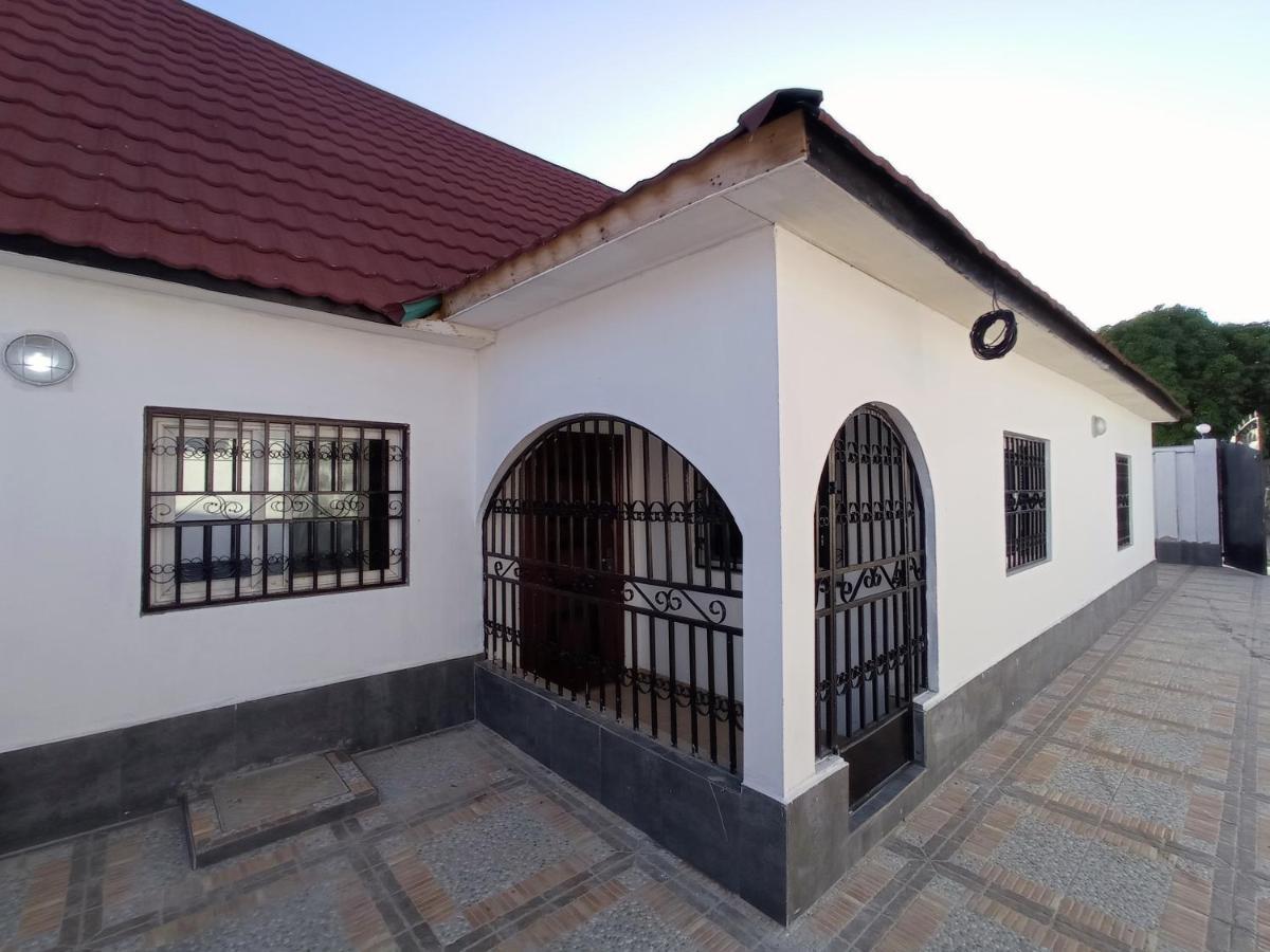 The White House No.1 Villa Brufut Dış mekan fotoğraf